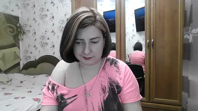 Snapshot of SophieNightAh chatting on November 25, 2025, 5:46 pm SophieNightAh online show from November 25, 2025, 5:46 pm