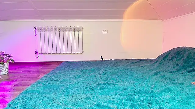 Snapshot of Meowroslava chatting on December 4, 2025, 10:25 am Meowroslava online show from December 4, 2025, 10:25 am