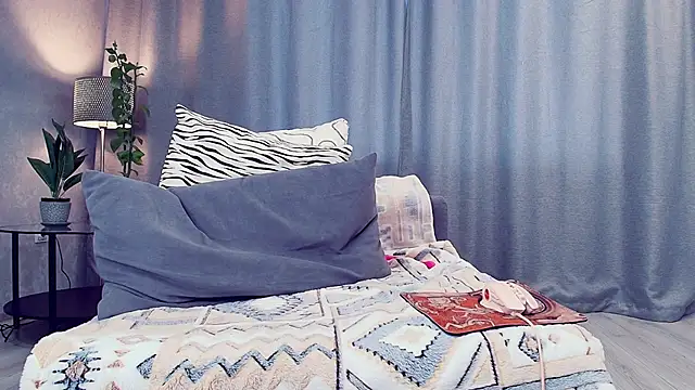 Snapshot of Meowroslava chatting on May 11, 2026, 4:04 pm Meowroslava online show from May 11, 2026, 4:04 pm