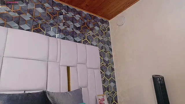 Snapshot of lia_mariana chatting on November 23, 2025, 9:47 pm lia mariana online show from November 23, 2025, 9:47 pm