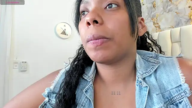 Snapshot of lia_mariana chatting on February 5, 2026, 10:38 pm lia mariana online show from February 5, 2026, 10:38 pm