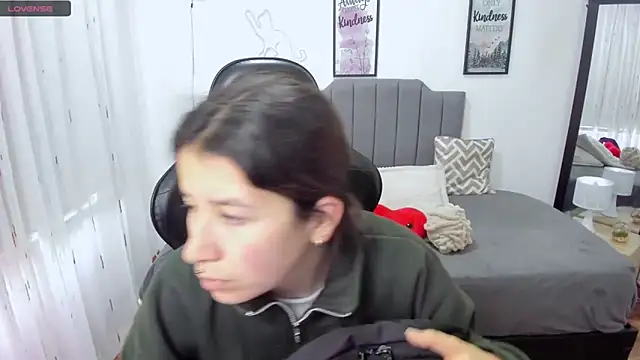 Amy joones online show from October 15, 2025, 12:35 pm