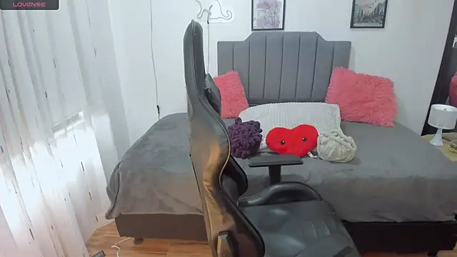 Amy joones online show from November 5, 2025, 12:52 pm