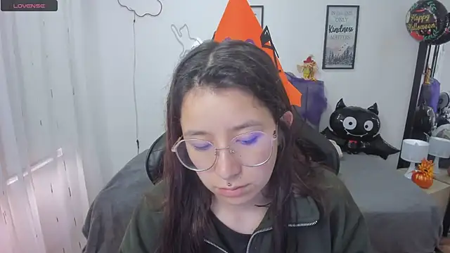 Amy joones online show from October 31, 2025, 12:57 pm