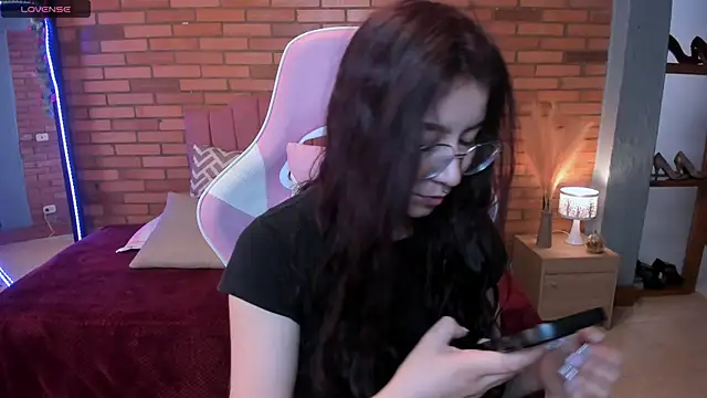 Snapshot of Amy_joones chatting on June 10, 2026, 11:44 am Amy joones online show from June 10, 2026, 11:44 am