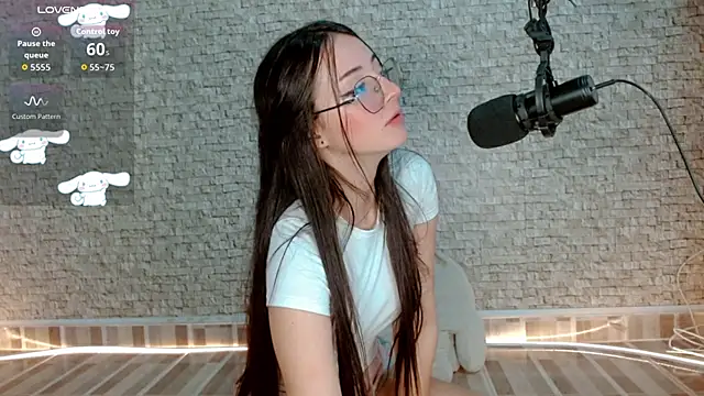 emma unu online show from March 9, 2026, 4:05 am