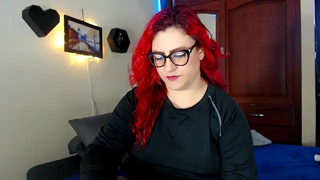 violetaredbitch online show from November 11, 2025, 1:06 pm