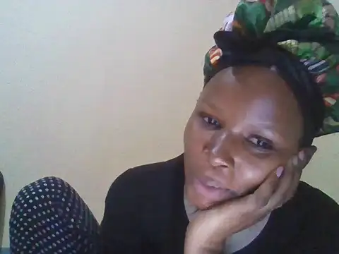 CharlotteDee online show from November 11, 2025, 6:36 pm