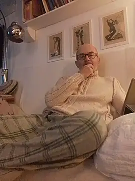 Snapshot of MadProfessor chatting on December 3, 2025, 3:11 pm MadProfessor online show from December 3, 2025, 3:11 pm