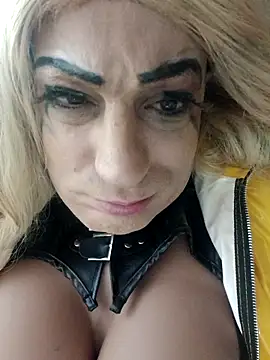 violet crossdresser online show from May 2, 2026, 7:46 am