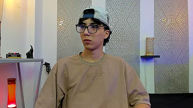 Nikolay Gregori online show from October 9, 2025, 4:24 am