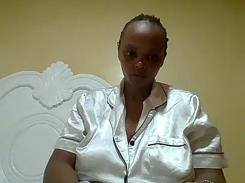 Snapshot of Sexxy-Shie chatting on August 3, 2026, 8:00 am Sexxy-Shie online show from August 3, 2026, 8:00 am