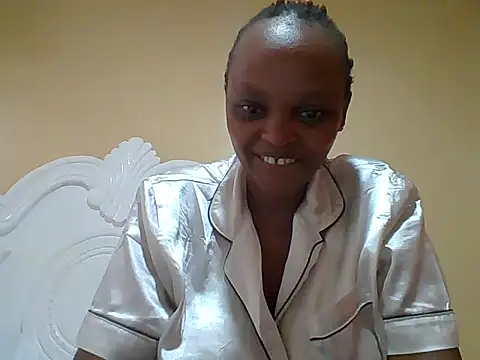 Snapshot of Sexxy-Shie chatting on August 3, 2026, 9:15 am Sexxy-Shie online show from August 3, 2026, 9:15 am