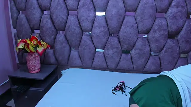 Snapshot of AlaSmith chatting on November 10, 2025, 2:27 am AlaSmith online show from November 10, 2025, 2:27 am