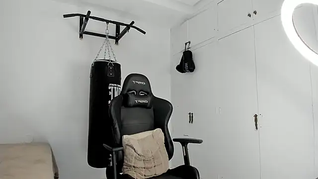 Snapshot of dan01_ chatting on November 27, 2025, 1:00 pm dan01 online show from November 27, 2025, 1:00 pm