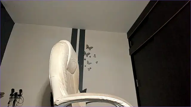 Snapshot of CandyLatinHott chatting on October 10, 2025, 9:59 pm CandyLatinHott online show from October 10, 2025, 9:59 pm