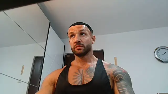 Magnificmuscles89 online show from May 27, 2026, 10:44 am