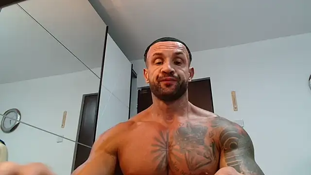 Snapshot of Magnificmuscles89 chatting on July 10, 2026, 4:07 pm Magnificmuscles89 online show from July 10, 2026, 4:07 pm