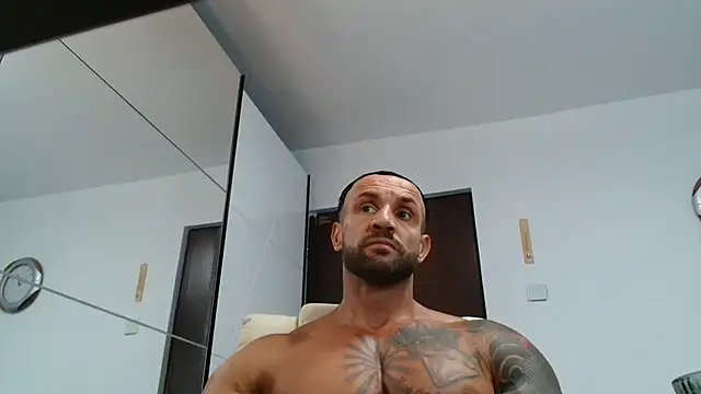 Snapshot of Magnificmuscles89 chatting on July 9, 2026, 10:04 am Magnificmuscles89 online show from July 9, 2026, 10:04 am