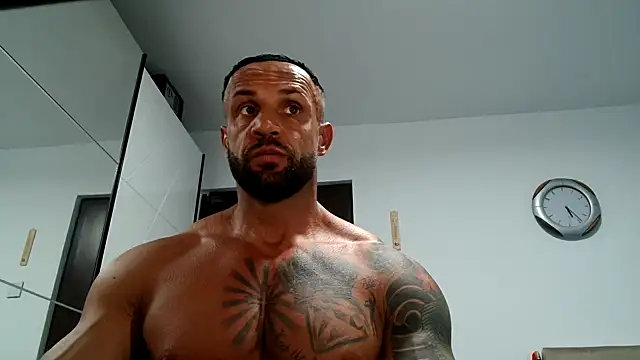 Magnificmuscles89 online show from November 5, 2025, 3:26 pm