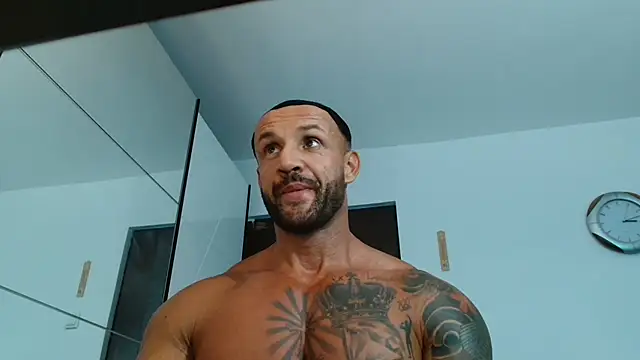 Snapshot of Magnificmuscles89 chatting on July 3, 2026, 12:22 pm Magnificmuscles89 online show from July 3, 2026, 12:22 pm