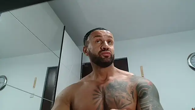 Magnificmuscles89 online show from May 4, 2026, 9:45 am