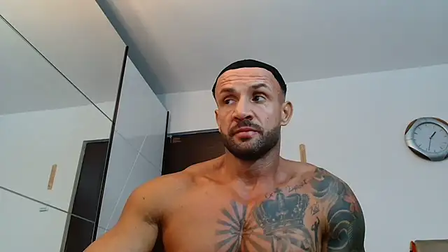 Snapshot of Magnificmuscles89 chatting on July 11, 2026, 10:54 pm Magnificmuscles89 online show from July 11, 2026, 10:54 pm