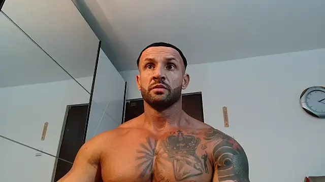 Snapshot of Magnificmuscles89 chatting on June 22, 2026, 11:24 pm Magnificmuscles89 online show from June 22, 2026, 11:24 pm
