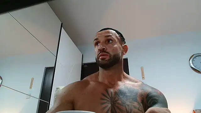 Magnificmuscles89 online show from May 26, 2026, 10:13 am