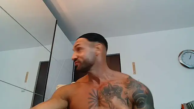 Snapshot of Magnificmuscles89 chatting on July 13, 2026, 10:25 am Magnificmuscles89 online show from July 13, 2026, 10:25 am