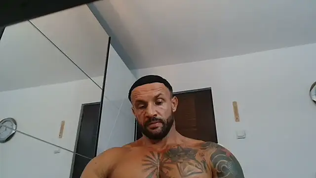 Snapshot of Magnificmuscles89 chatting on June 29, 2026, 9:27 am Magnificmuscles89 online show from June 29, 2026, 9:27 am