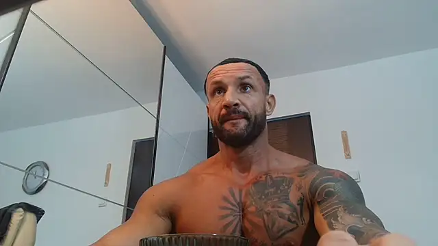 Snapshot of Magnificmuscles89 chatting on July 5, 2026, 9:16 am Magnificmuscles89 online show from July 5, 2026, 9:16 am