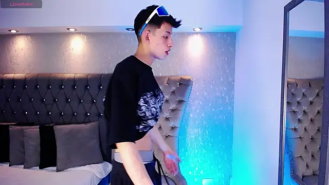 MaikCarver online show from January 17, 2026, 4:05 am