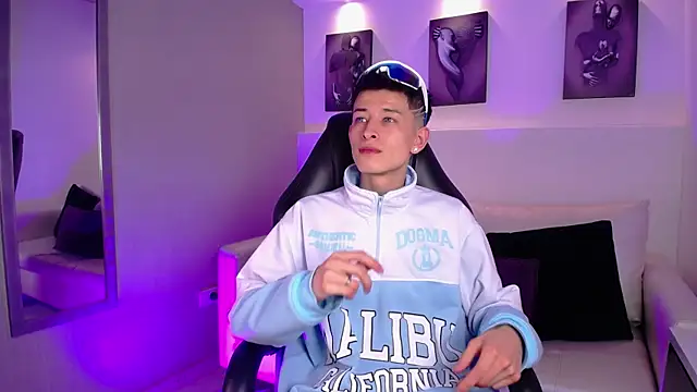 MaikCarver online show from January 8, 2026, 5:35 am