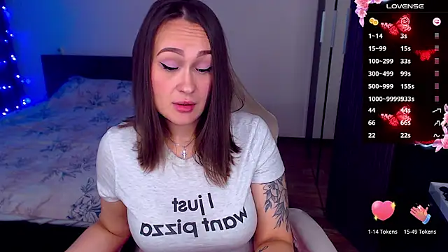 Cutie-Melanie online show from October 27, 2025, 9:49 pm