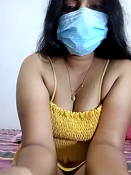 SLZAARA online show from November 14, 2025, 3:43 am