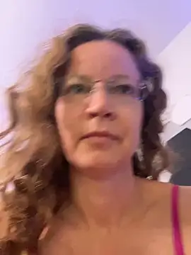 Snapshot of AnnikaRose chatting on June 19, 2026, 3:12 am AnnikaRose online show from June 19, 2026, 3:12 am