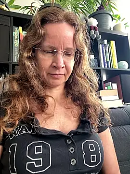 Snapshot of AnnikaRose chatting on March 13, 2026, 6:51 am AnnikaRose online show from March 13, 2026, 6:51 am