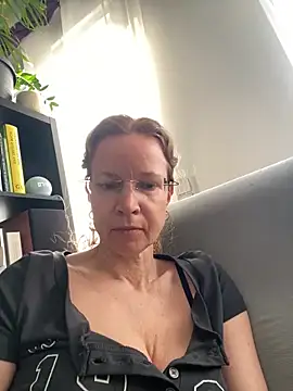 Snapshot of AnnikaRose chatting on March 9, 2026, 6:50 am AnnikaRose online show from March 9, 2026, 6:50 am