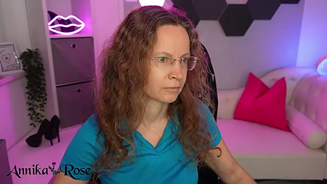 Snapshot of AnnikaRose chatting on February 19, 2026, 12:24 pm AnnikaRose online show from February 19, 2026, 12:24 pm