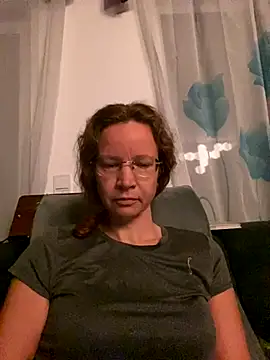 AnnikaRose online show from November 19, 2025, 6:46 am