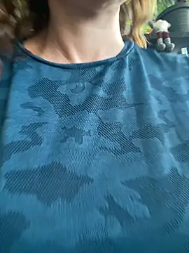 Snapshot of AnnikaRose chatting on March 4, 2026, 6:43 am AnnikaRose online show from March 4, 2026, 6:43 am