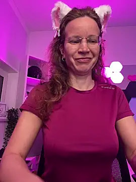 AnnikaRose online show from April 3, 2026, 7:26 am