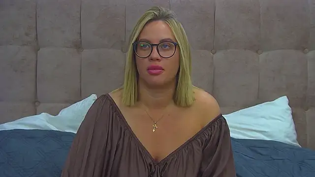 MariaNeumann online show from November 29, 2025, 6:30 pm