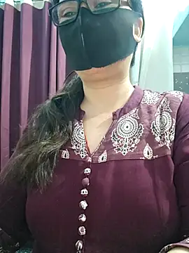 Snapshot of Aishwaryaa_69 chatting on May 11, 2026, 11:44 am Aishwaryaa 69 online show from May 11, 2026, 11:44 am