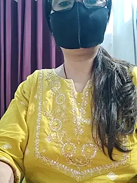 Snapshot of Aishwaryaa_69 chatting on May 29, 2026, 1:00 am Aishwaryaa 69 online show from May 29, 2026, 1:00 am