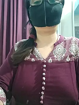 Snapshot of Aishwaryaa_69 chatting on July 10, 2026, 1:22 pm Aishwaryaa 69 online show from July 10, 2026, 1:22 pm