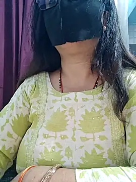 Snapshot of Aishwaryaa_69 chatting on August 5, 2026, 2:55 pm Aishwaryaa 69 online show from August 5, 2026, 2:55 pm