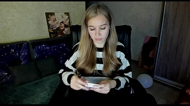 Snapshot of _NigoNika chatting on November 16, 2025, 12:54 pm NigoNika online show from November 16, 2025, 12:54 pm