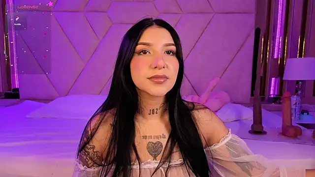 Snapshot of Leiaa_ chatting on November 11, 2025, 6:08 am Leiaa online show from November 11, 2025, 6:08 am